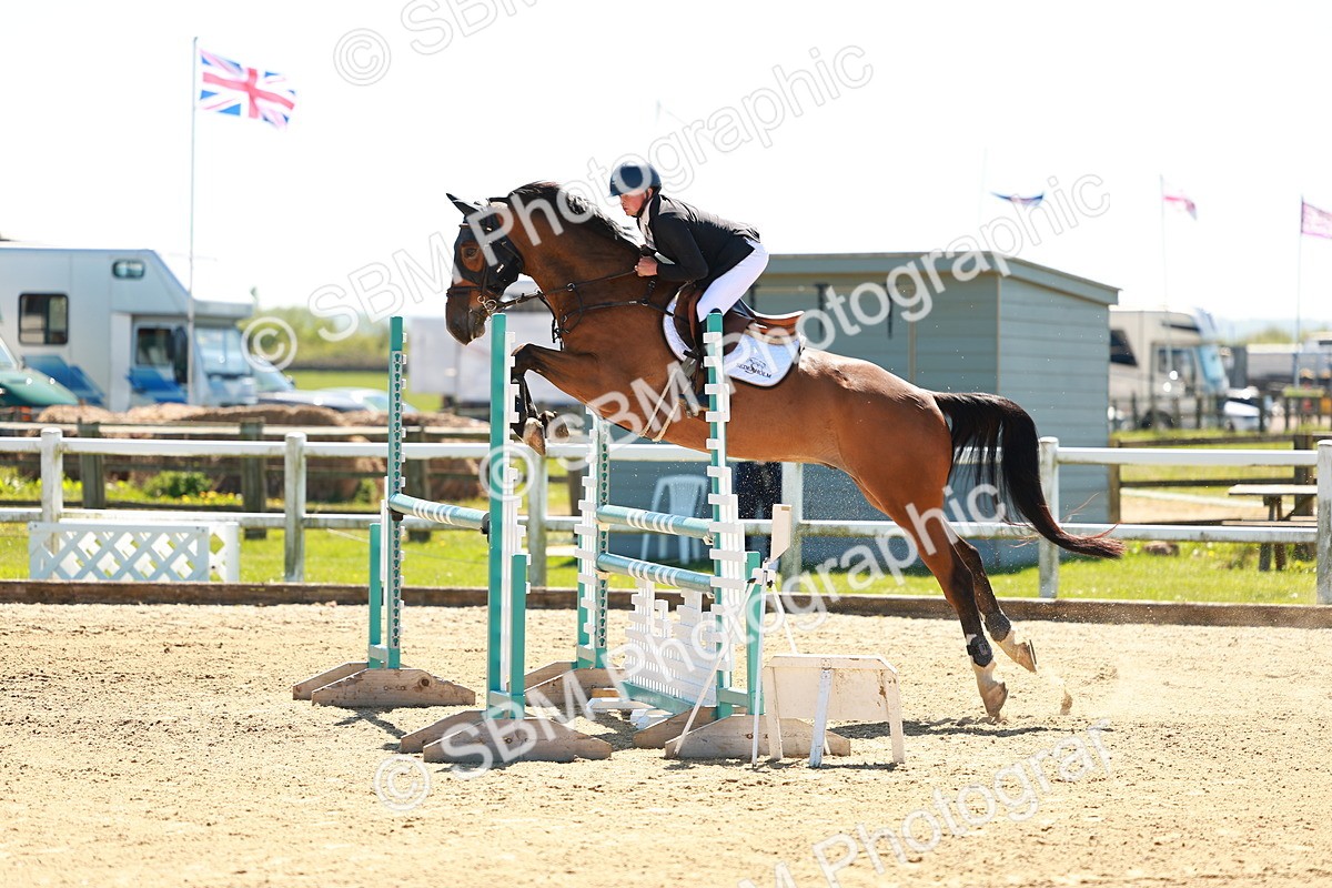 SBM_001080 - Class 4 - Senior Newcomers 1.10m