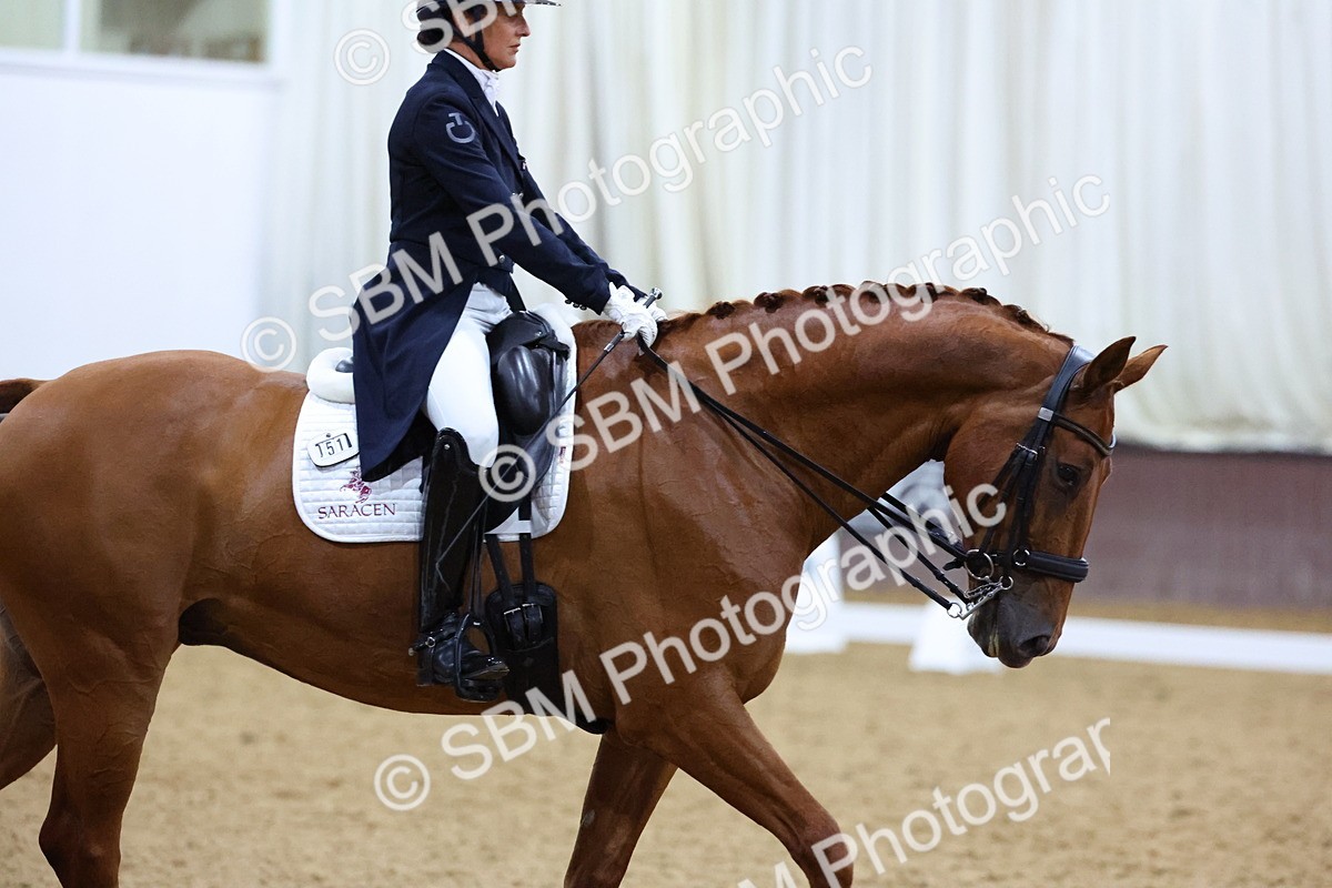 SBM_009813 - Class 14 - FEI Grand Prix - 19.27-20.27