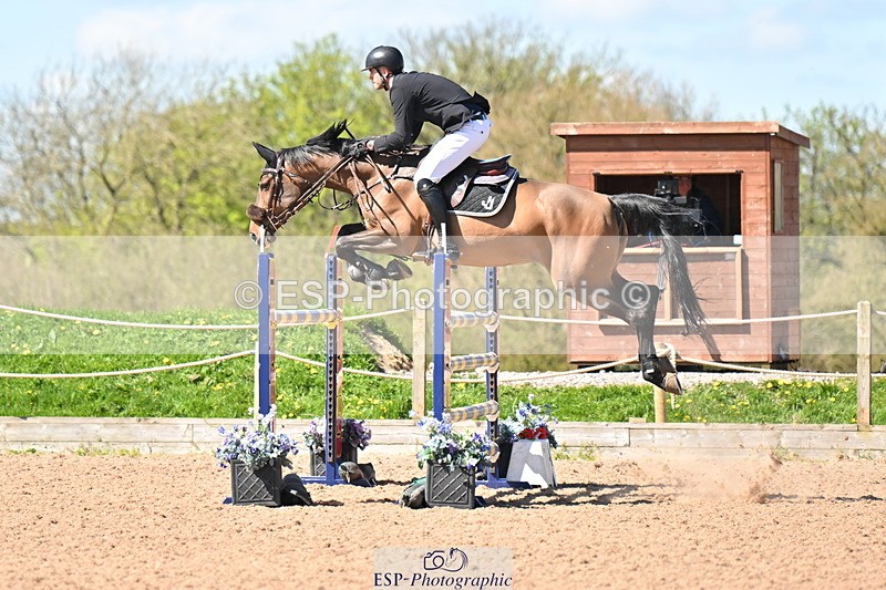 240418A-115127-02708 - Cls 5, 2 Star Medium Tour 1.35m