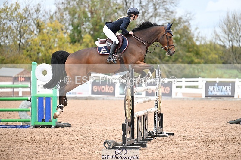 251022-143033-00668 - Cls 6 Snr Foxhunter 1.20m