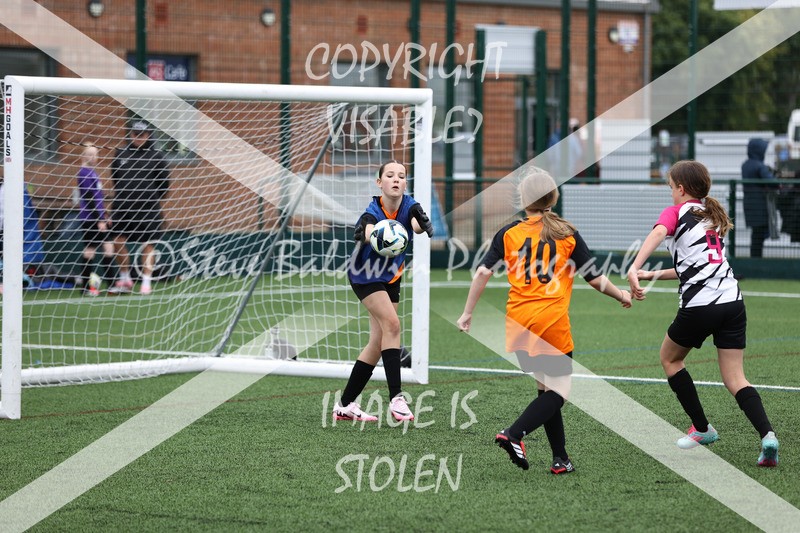 1DX32124 - Sat 6th U12 Girls