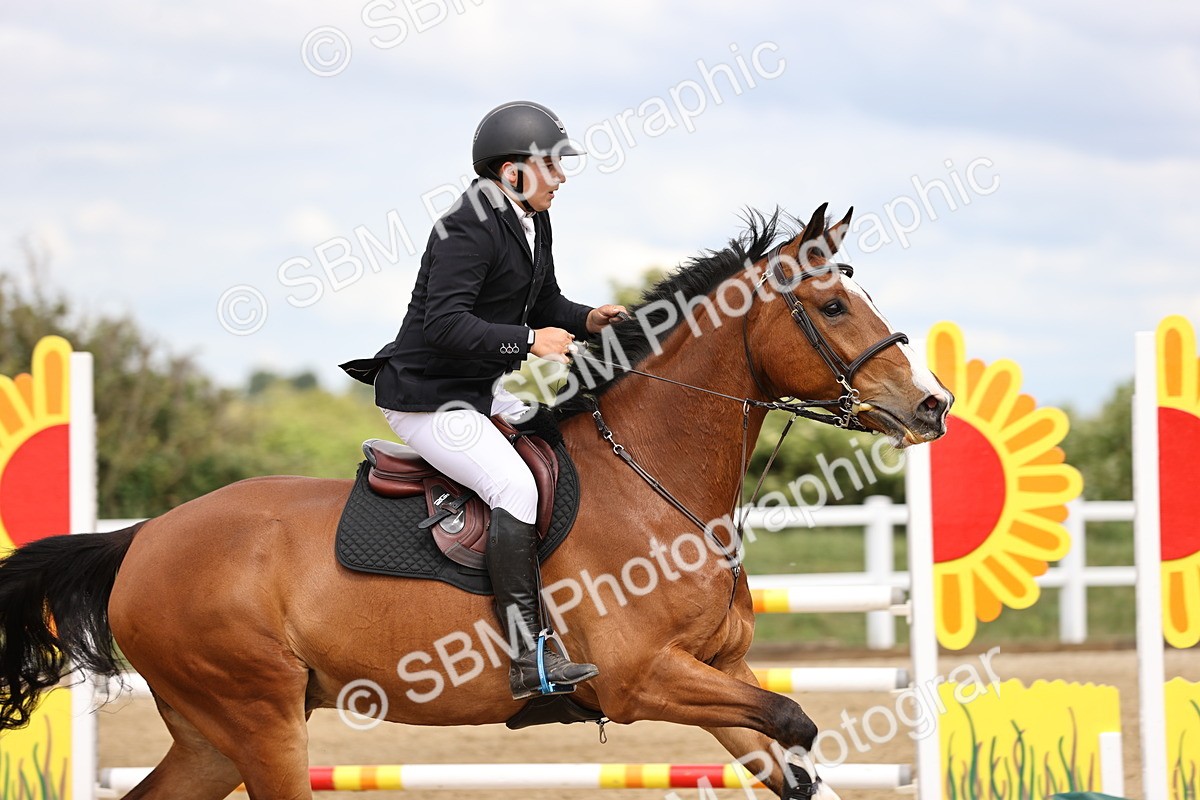 SBM_003428 - Class 11 - Senior Newcomers - 1.10m