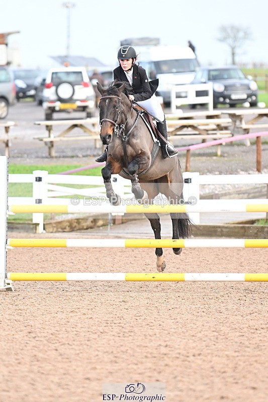 231209A-121415-01727 - Cls 12 Newcomers & 1.10m Open