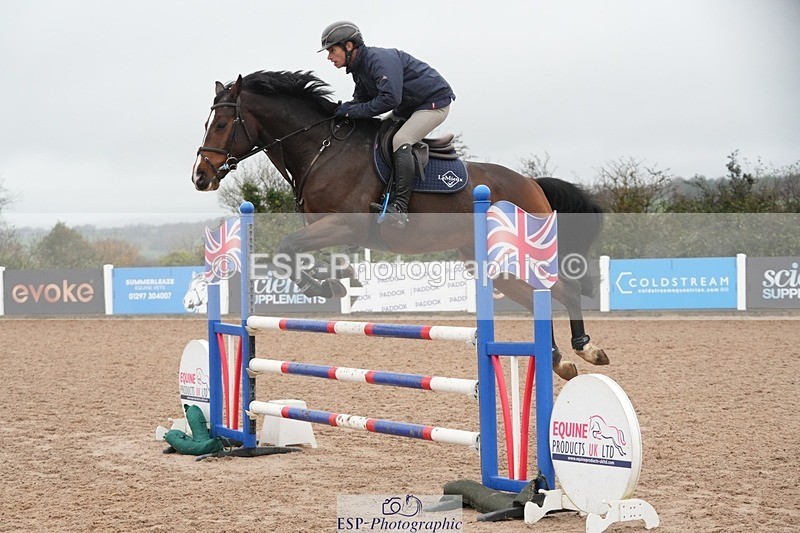 251107-131650-00903 - Cls 5 Newcomers and 1.10m Open