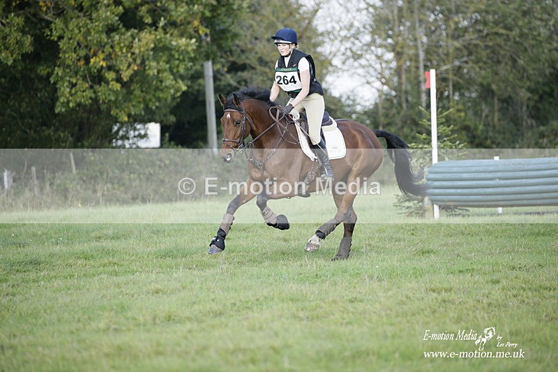  WWHT 171021 4057 - Open (1.00m)  17/10/21