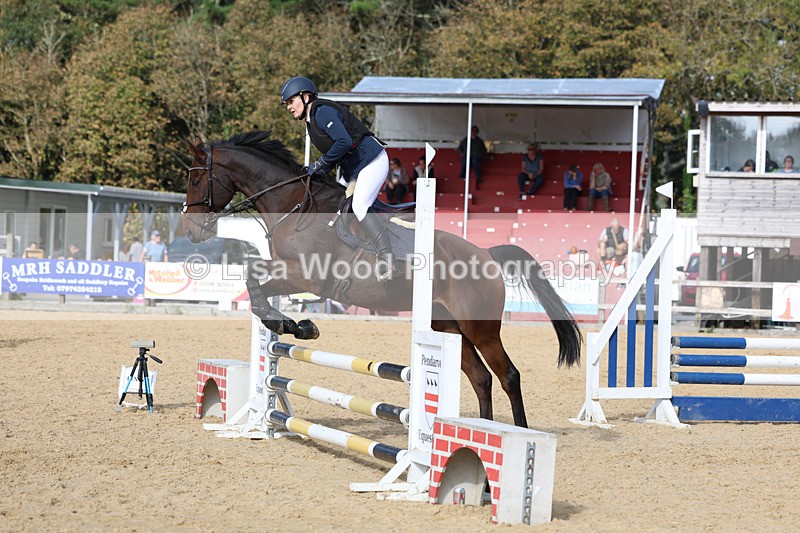 3E7A8110 - Class 4: 70cm open