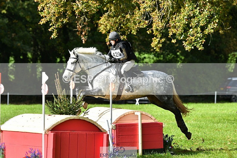 251025A-124052-19740 - F-429-Sarah.Clisby