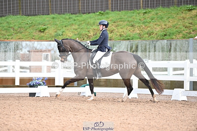 240218A-103506-05594 - 161-Katie.Warner-Active.Nuvalari