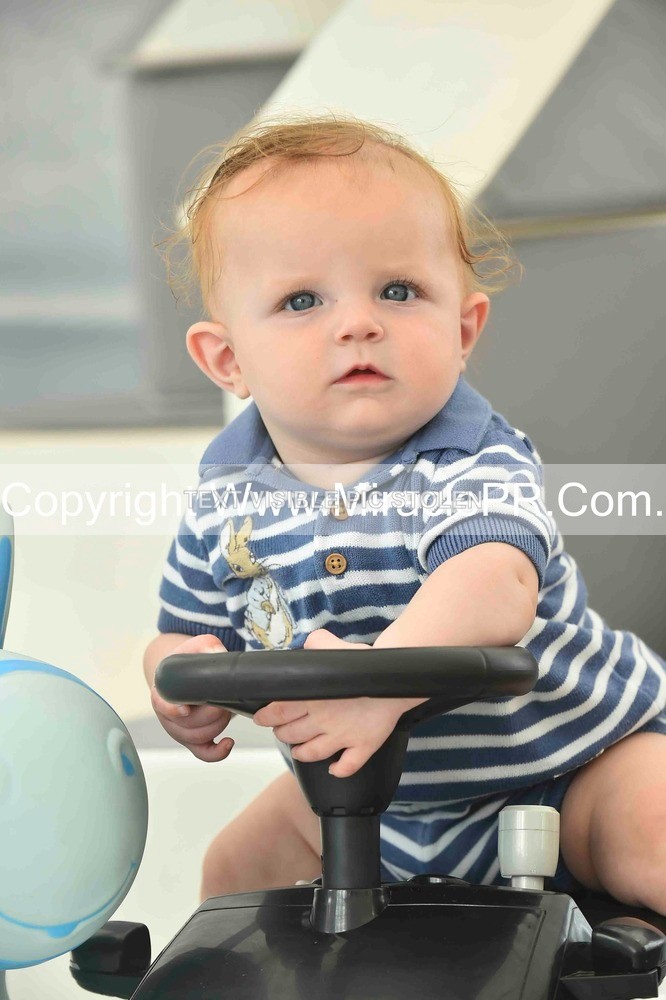 SH4_2176 - Bonny baby competition.