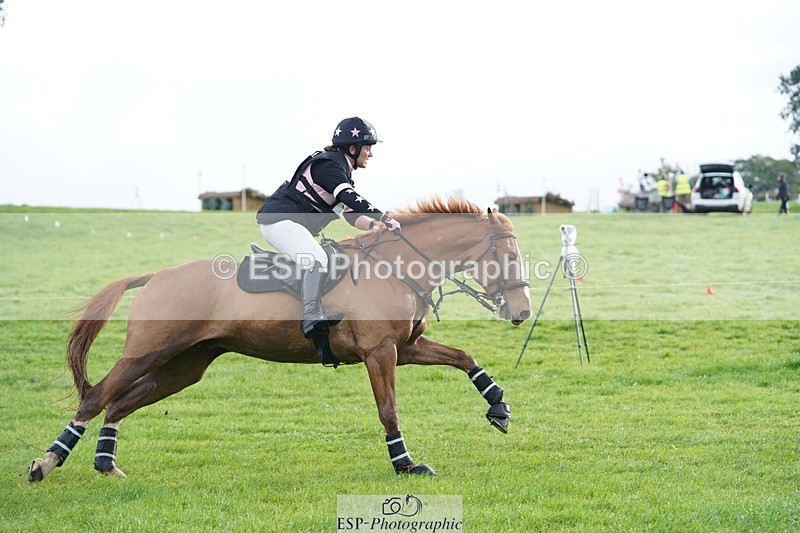 231021-094052-13336 - 606-GOLDEN.HEART.BREAKER-Emily.R.Vincent-SC+XC