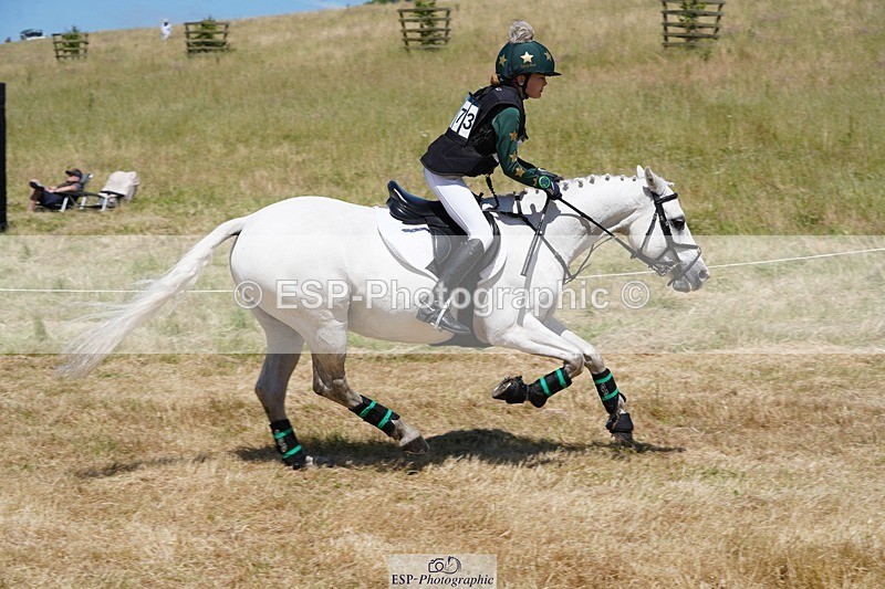 240629X-144044-3267 - 173-Nancy_Mort-BUNNY_TWO_TWIRLS