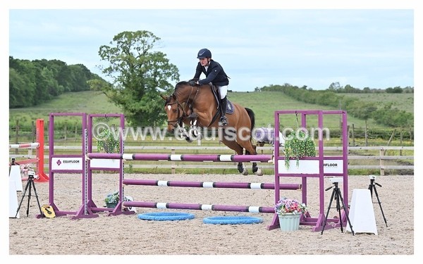 BPP_1194 - CLASS 6 FRI Senior Foxhunter/ 1.20m Open