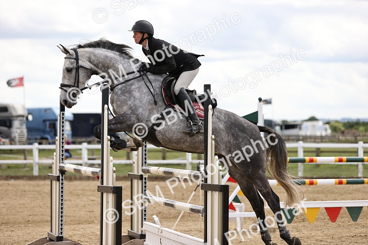 SBM_003455 - Class 11 - Senior Newcomers - 1.10m