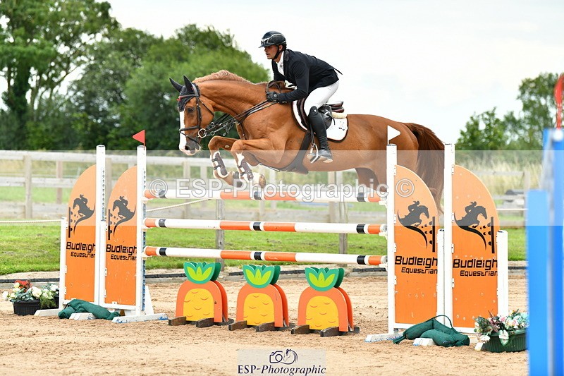 230720A-151041-03740 - Cls 9, 2 Star Big 1.40m Start to break