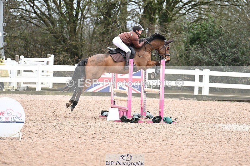 251205-101149-00165 - Cls 2 Snr British Novice and 90cm