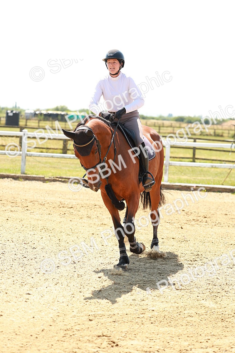 SBM_001583 - Class 4 - Senior Newcomers - 1.10m