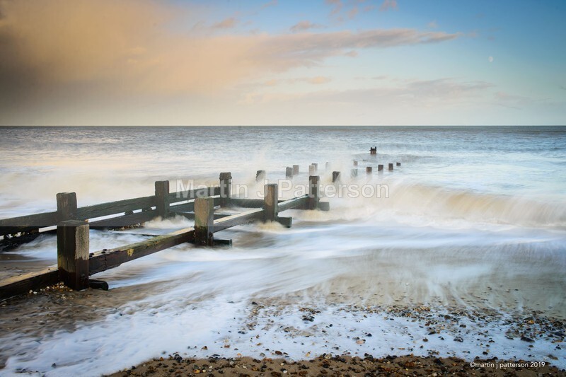 Gorleston Beach Winter Waves - 2019
