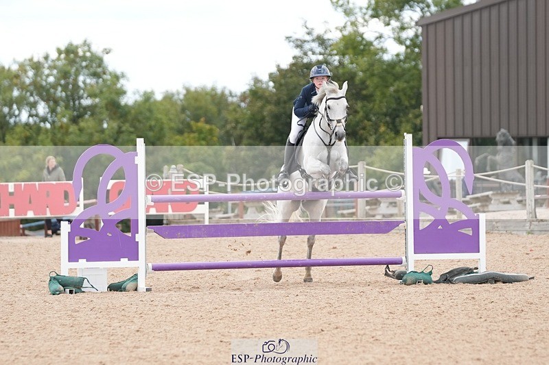 250921-123430-02957 - Cls 9 Pony Foxhunter and 1.10m