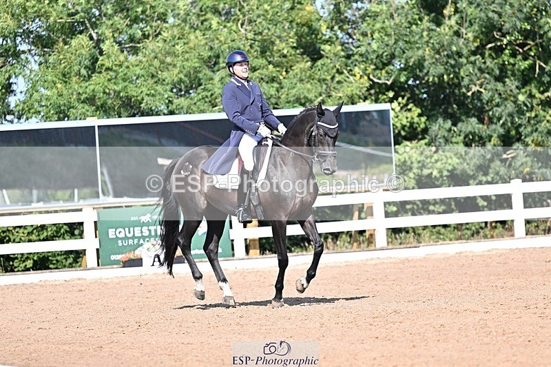 250816-101835-02408 - 046-Martyn.HumphreyIsabeau.May