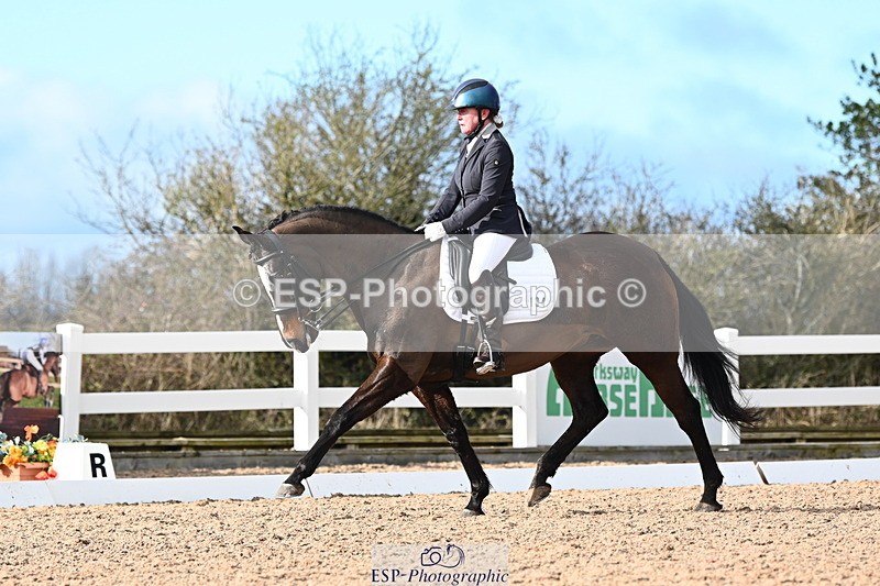 240218A-143831-08705 - 184-jeanette.male-Langaller.Future.Star