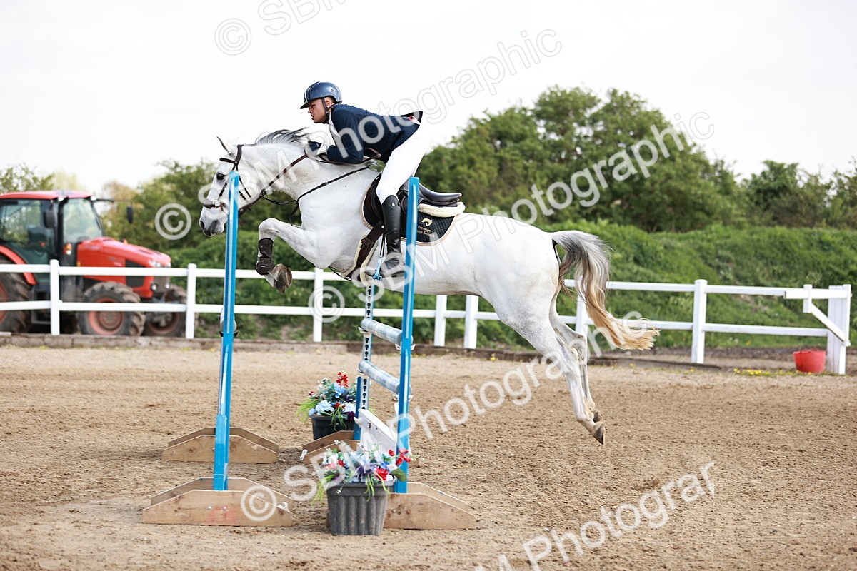  - Class 24 - Senior Newcomers - 1.10m