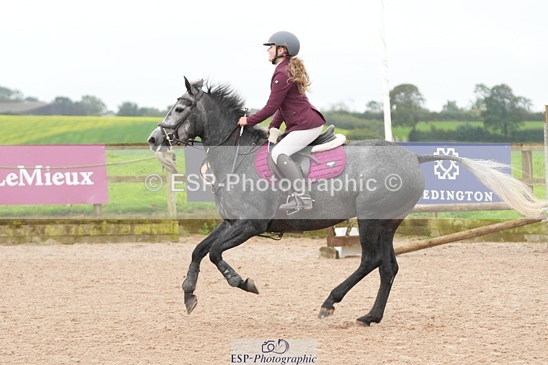 250920-153532-01468 - Cls 21 Pony Intro 80cm Derby