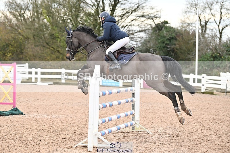 241206-123922-00781 - Cls 5 Newcomers and 1.10m Open