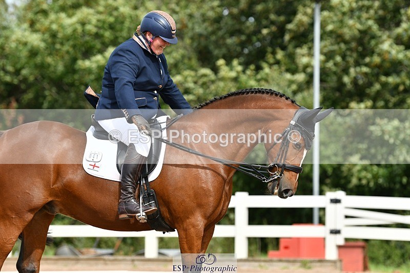 250906-112435-00997 - 041-Victoria.BradfordKenniford.flash.dancer