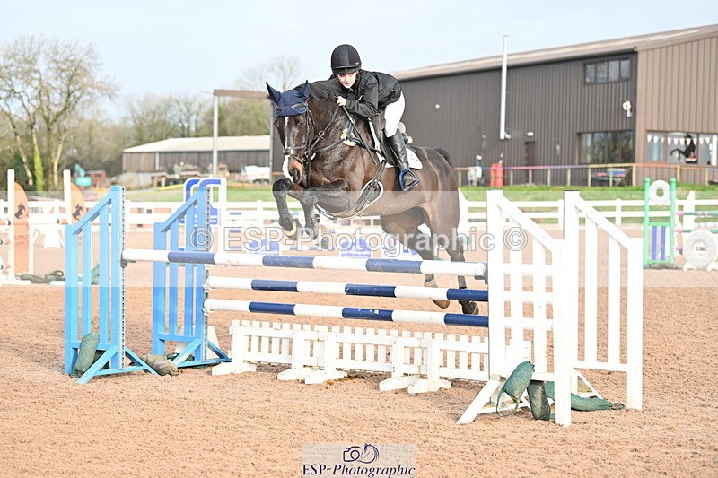 231209A-122055-01752 - Cls 12 Newcomers & 1.10m Open