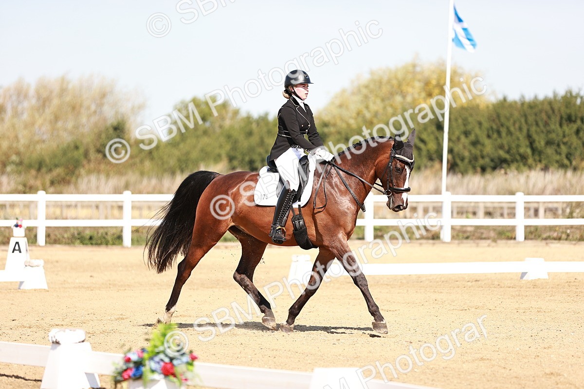 SBM_004388 - Class 12 - Novice 5 - 10.31-11.41