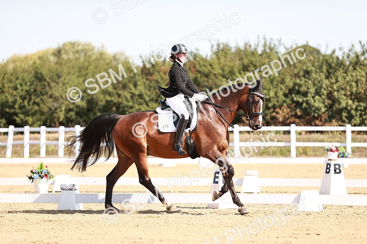 SBM_004385 - Class 12 - Novice 5 - 10.31-11.41