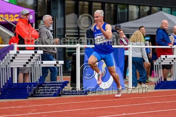 ComMast25-919466 - Track Male Set One