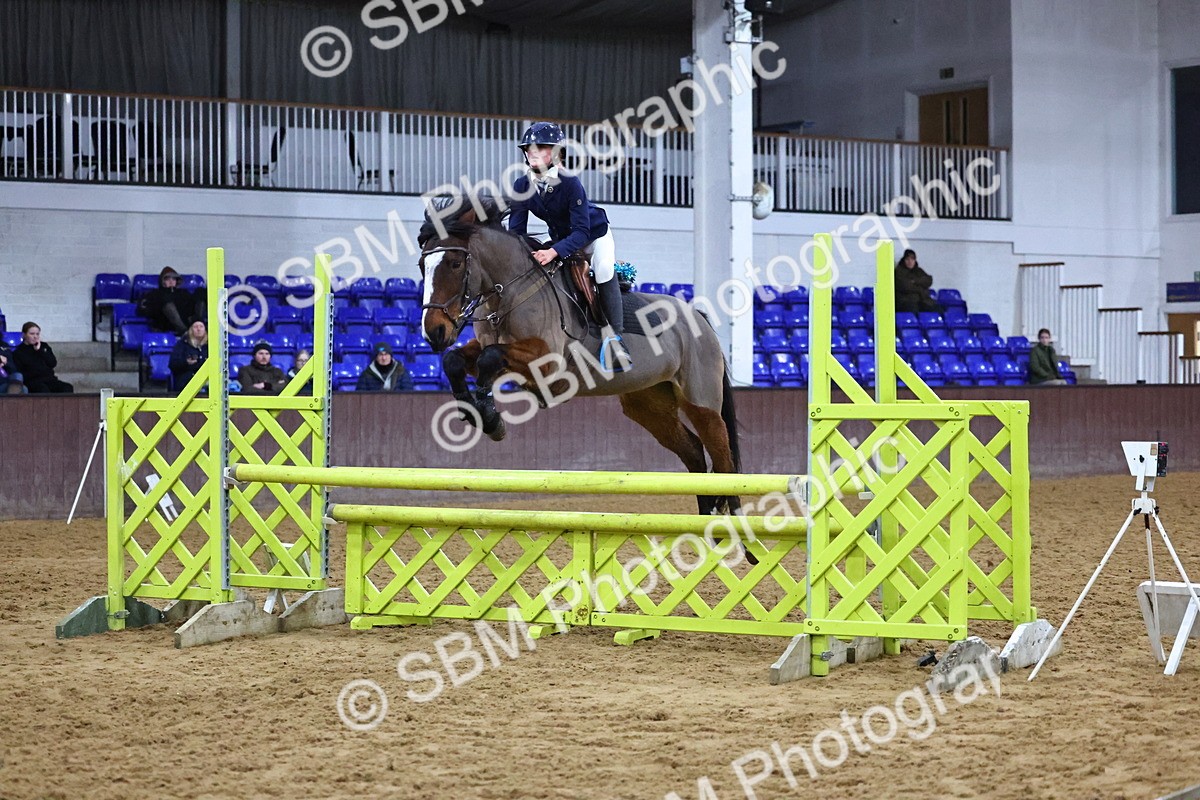 SBM_002812 - Class 6 - Holly & Ivy Stakes - 90cm