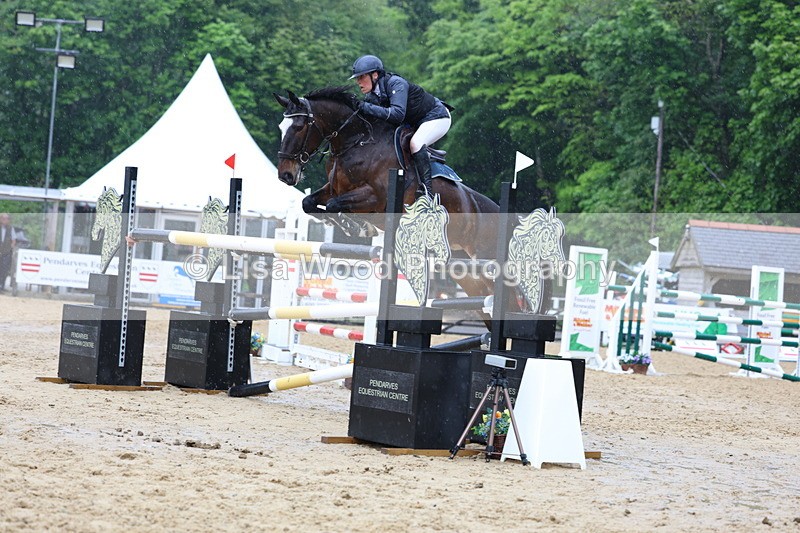 3E7A7538 - Class 9: Senior 1.30m open