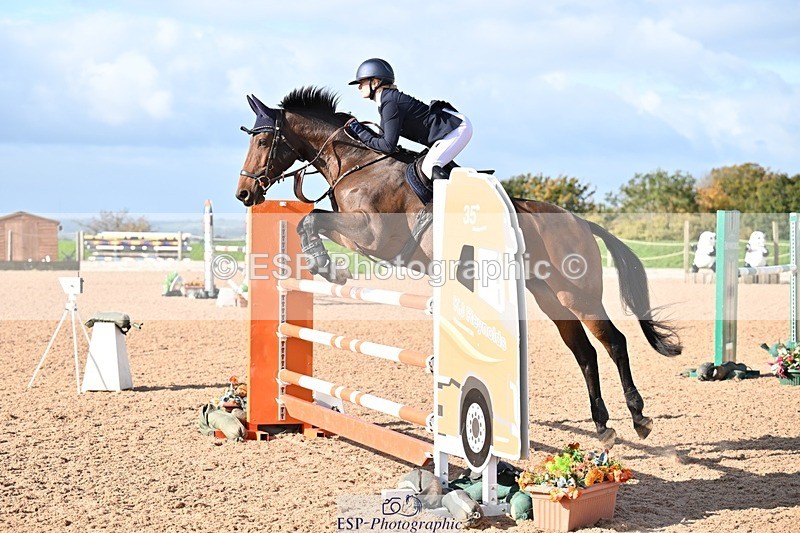 251005-103637-02807 - Cls 15 Foxhunter and 1.20m