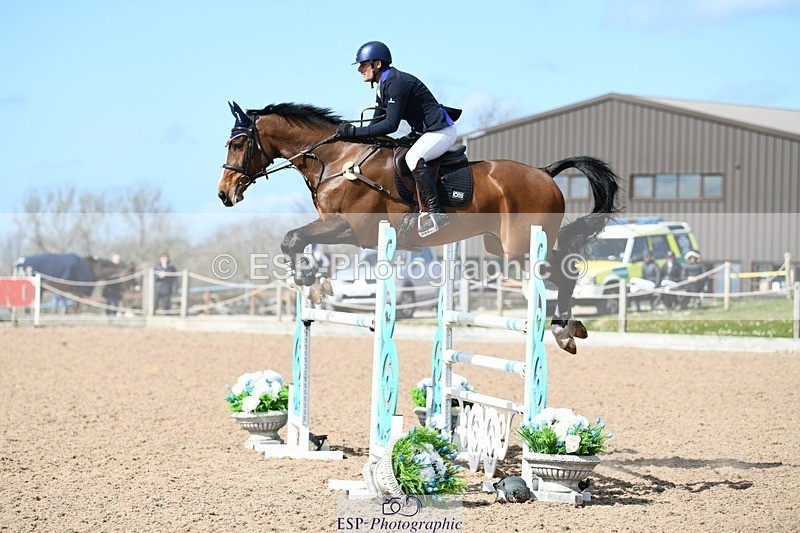 250328-130600-01135 - Cls 3 Snr Foxhunter