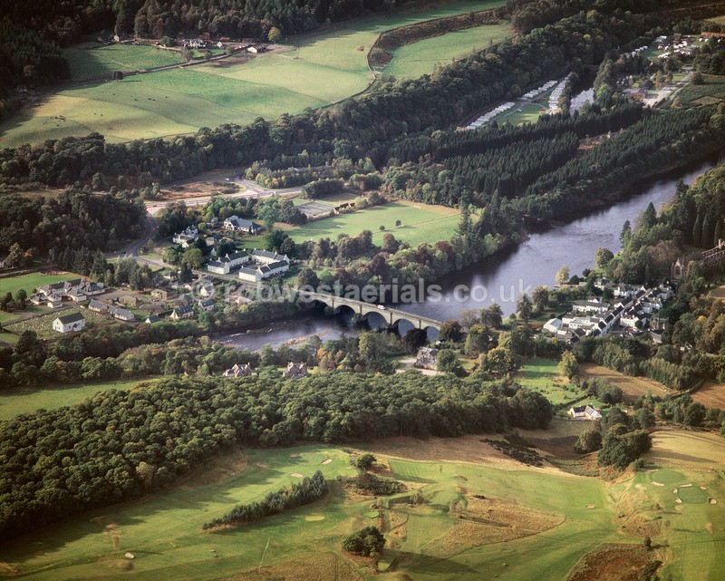 A00464B Dunkeld Village 2003 - Settlements, infrastructure and attractions