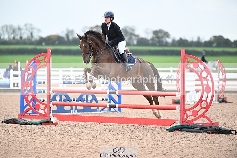 241023A-105442-00421 - Cls 1 British Novice and 90cm Open