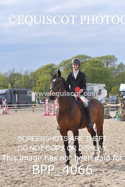 BPP_4066 - CLASS 9 - FRI - Senior Newcomers/ 1.10m Open