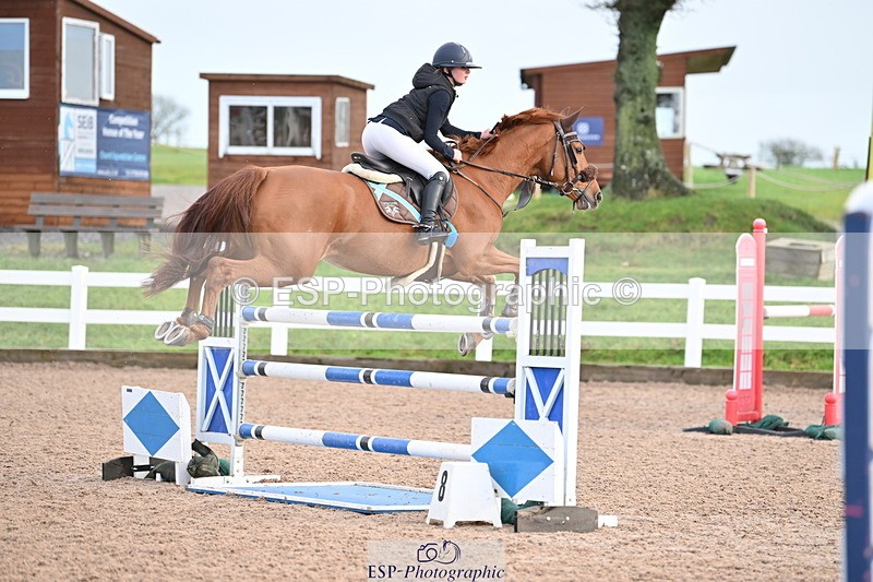 231209A-121133-01724 - Cls 12 Newcomers & 1.10m Open