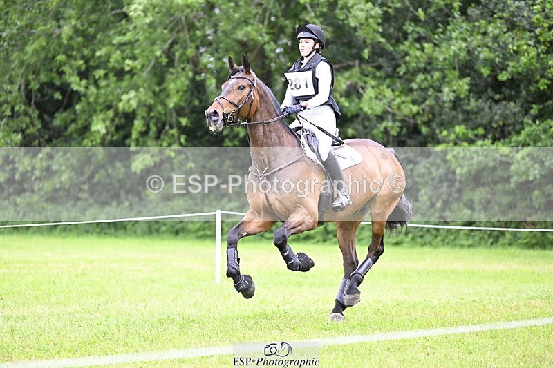 250524A-171349-14689 - C-281-Holly.Morris-NADIR.DE.LEAU