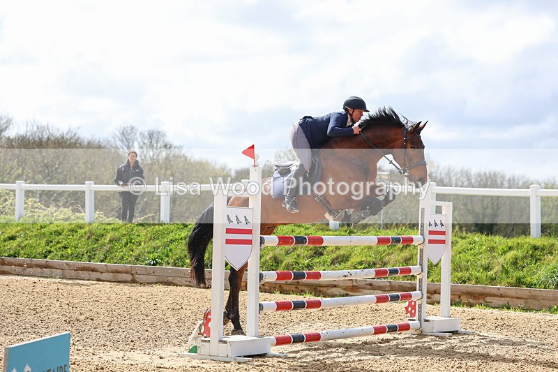 3E7A2211 - Class 8: Senior Foxhunter/1.20 open