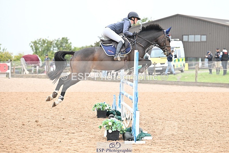 251003-112033-00412 - Cls 2 Newcomers and 1.10m