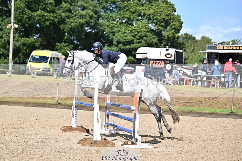 250831A-124814-10420 - Cls 42 Snr 1m Grand Prix