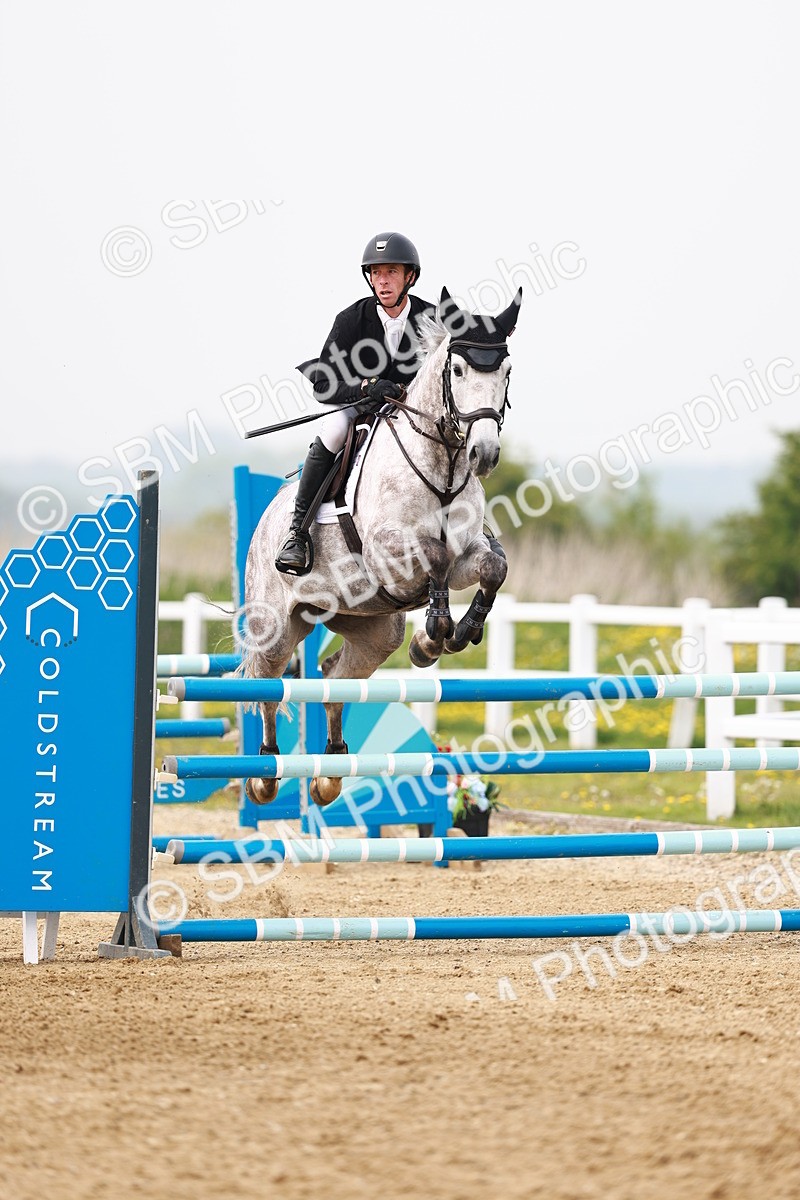  - Class 18 - Senior Newcomers - 1.10m