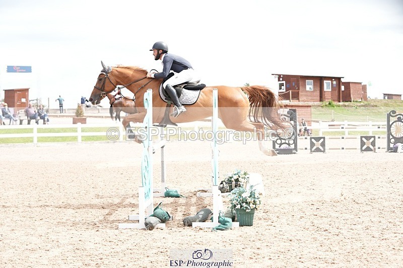 250726-144301-07160 - Cls 22 1.05m Amateur Quali