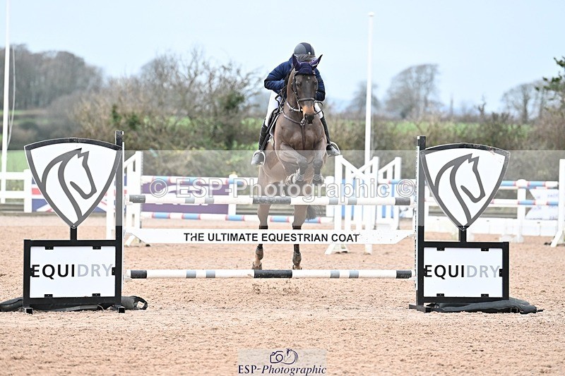 241206-142001-01085 - Cls 6 Foxhunter and 1.20m Open