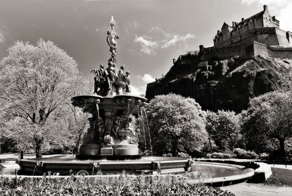 Edinburgh Castle - Black and White