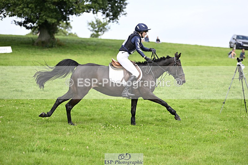 240804-153358-18311 - 605-Xanthe_Baylis-TULLIBARDS_HERSELF