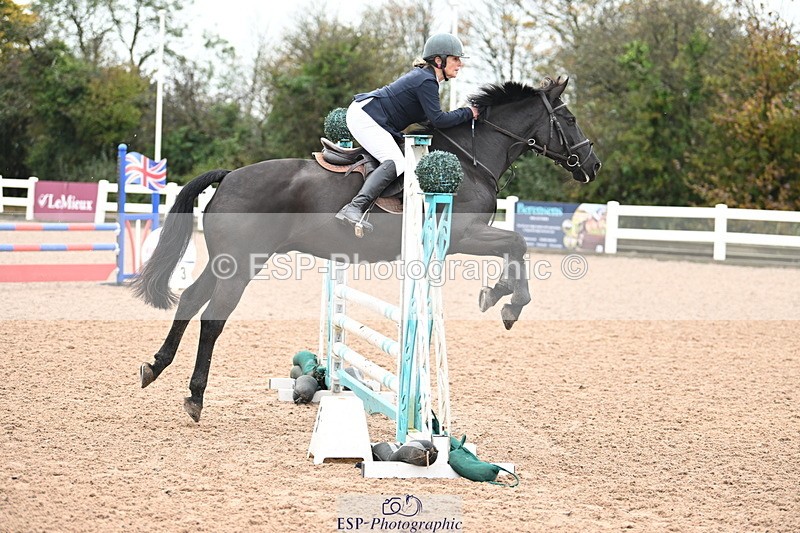 241023A-113619-00582 - Cls 1 British Novice and 90cm Open